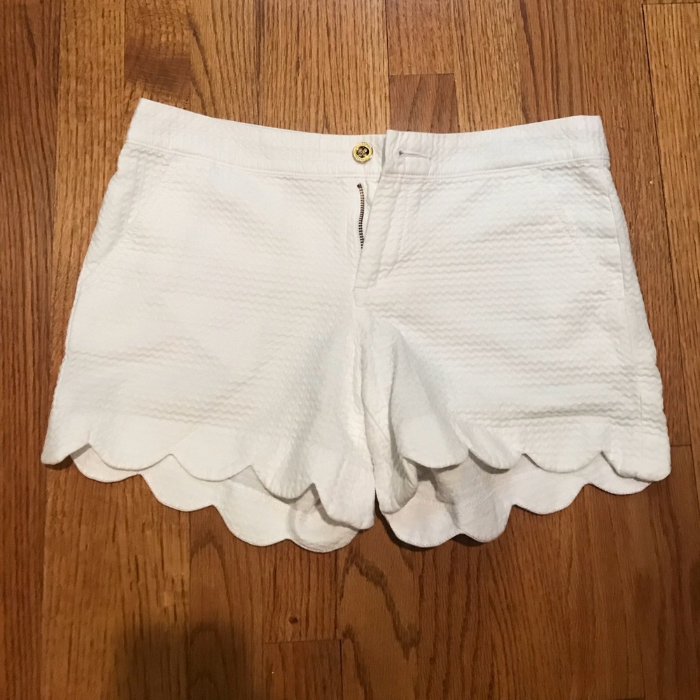 Lilly Pulitzer White Scalloped Shorts